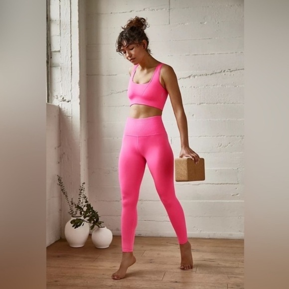 Free People Movement High-Rise 7/8 Length Good Karma Legging Hot Pink Seamless - Picture 1 of 13